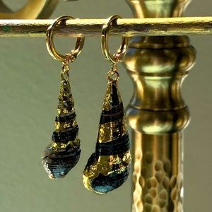 Natural Gold/Tan Seashell Earrings